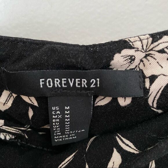 Forever 21 Shorts Flowy Floral Print Black Loose Medium Lightweight Casual - Picture 8 of 8